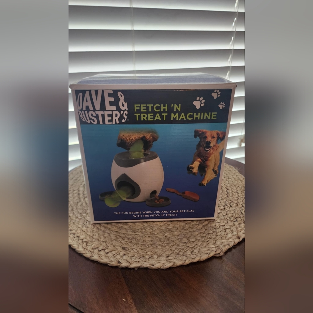Dave & Busters Fetch N Treat Machine
